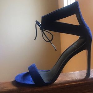 S T U A R T    W E I T Z M A N  shoe 👠